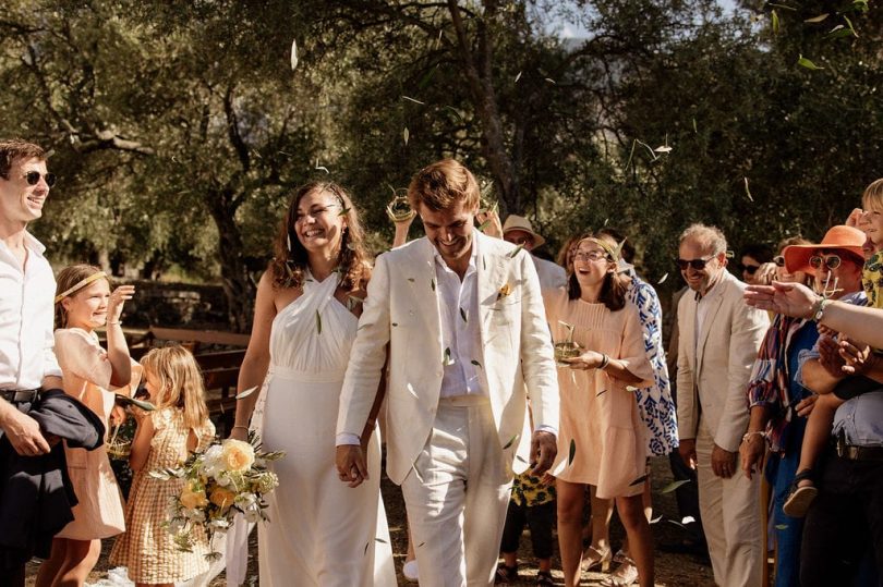 Un mariage en jaune en Corse - Photos : Dall'k - Blog mariage : La mariée aux pieds nus