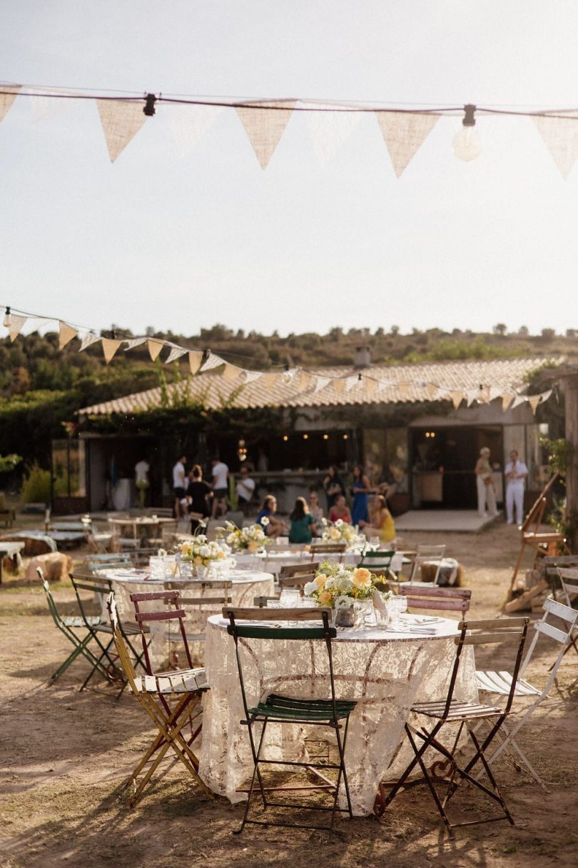 Un mariage en jaune en Corse - Photos : Dall'k - Blog mariage : La mariée aux pieds nus