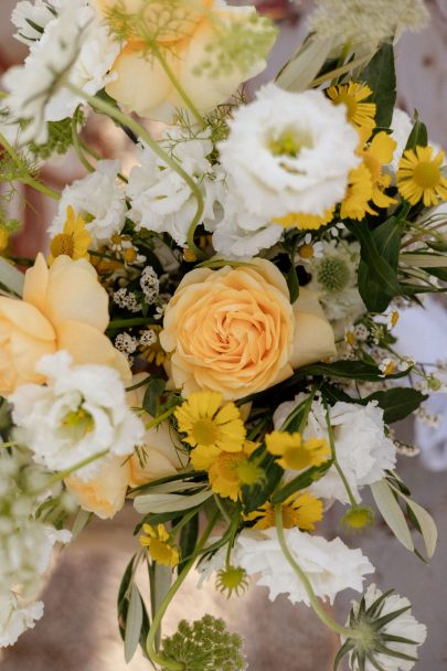 Un mariage en jaune en Corse - Photos : Dall'k - Blog mariage : La mariée aux pieds nus