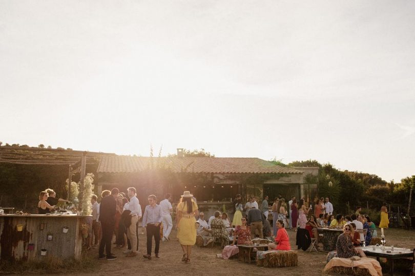 Un mariage en jaune en Corse - Photos : Dall'k - Blog mariage : La mariée aux pieds nus