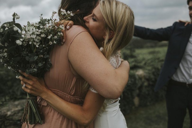 Un mariage simple esprit Kinfolk dans le Luberon - Photos : Lorenzo Accardi Weddings - Blog mariage : La mariée aux pieds nus