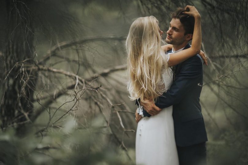 Un mariage simple esprit Kinfolk dans le Luberon - Photos : Lorenzo Accardi Weddings - Blog mariage : La mariée aux pieds nus