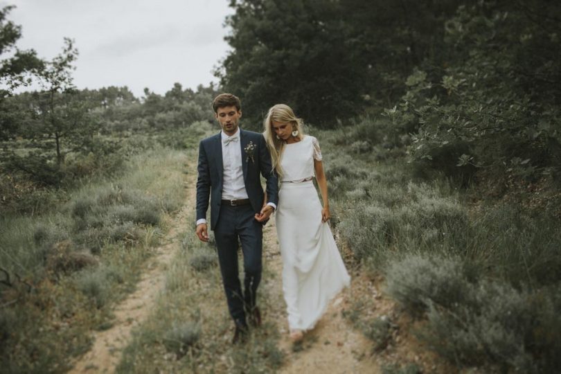 Un mariage simple esprit Kinfolk dans le Luberon - Photos : Lorenzo Accardi Weddings - Blog mariage : La mariée aux pieds nus