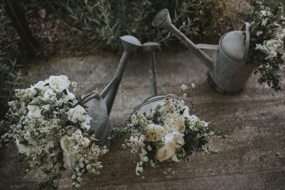 Un mariage simple esprit Kinfolk dans le Luberon - Photos : Lorenzo Accardi Weddings - Blog mariage : La mariée aux pieds nus