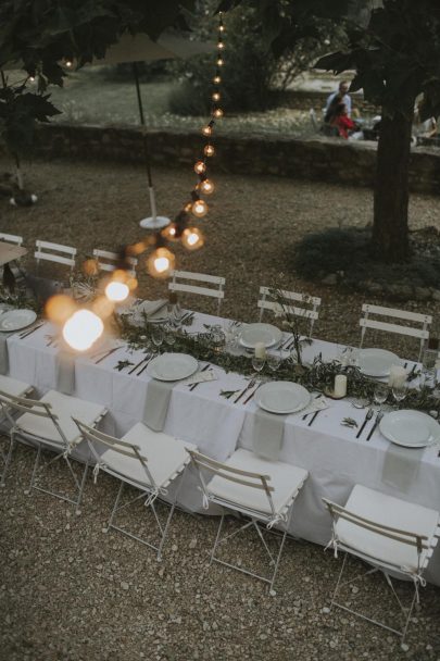 Un mariage simple esprit Kinfolk dans le Luberon - Photos : Lorenzo Accardi Weddings - Blog mariage : La mariée aux pieds nus