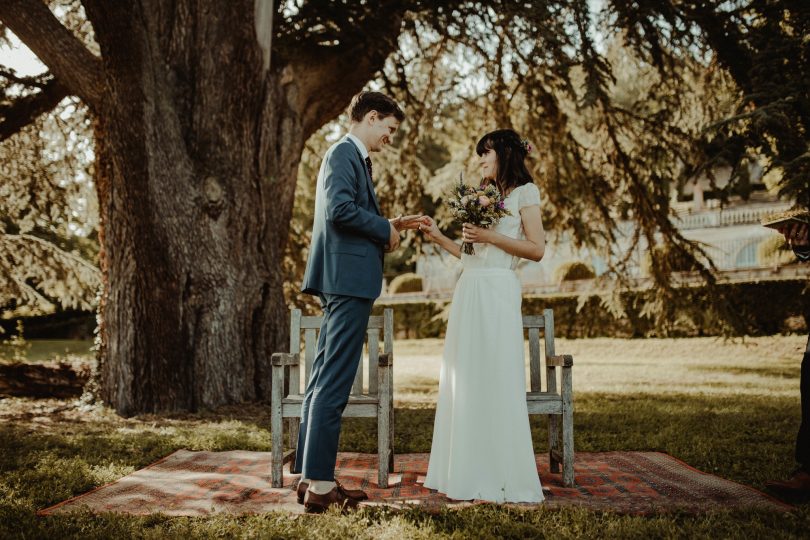 Un mariage simple et coloré au Domaine des Bidaudières - David Latour - La mariée aux pieds nus