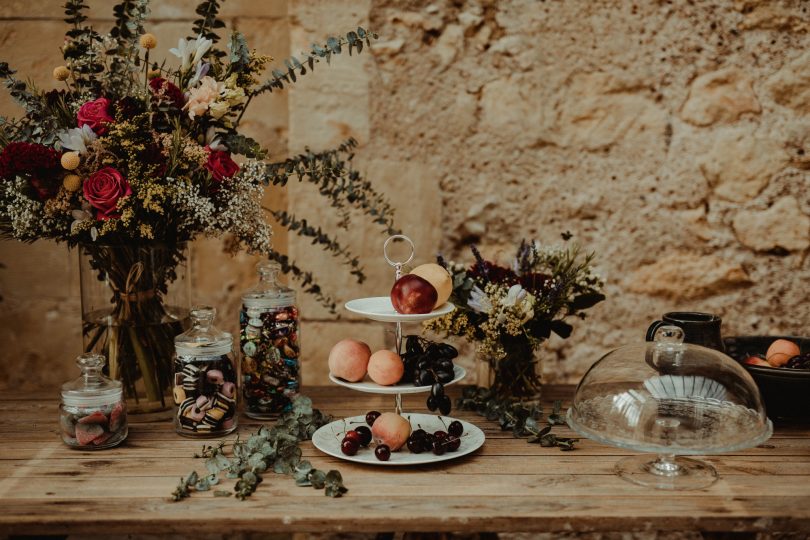 Un mariage simple et coloré au Domaine des Bidaudières - David Latour - La mariée aux pieds nus