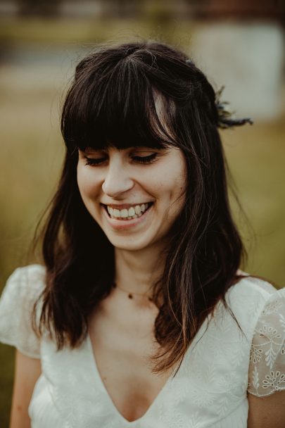 Un mariage simple et coloré au Domaine des Bidaudières - David Latour - La mariée aux pieds nus