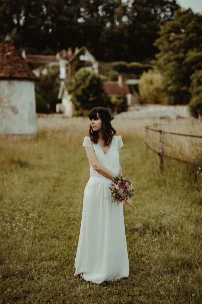 Un mariage simple et coloré au Domaine des Bidaudières - David Latour - La mariée aux pieds nus