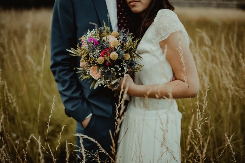 Un mariage simple et coloré au Domaine des Bidaudières - David Latour - La mariée aux pieds nus