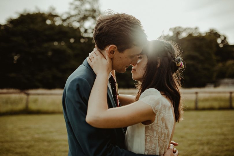 Un mariage simple et coloré au Domaine des Bidaudières - David Latour - La mariée aux pieds nus