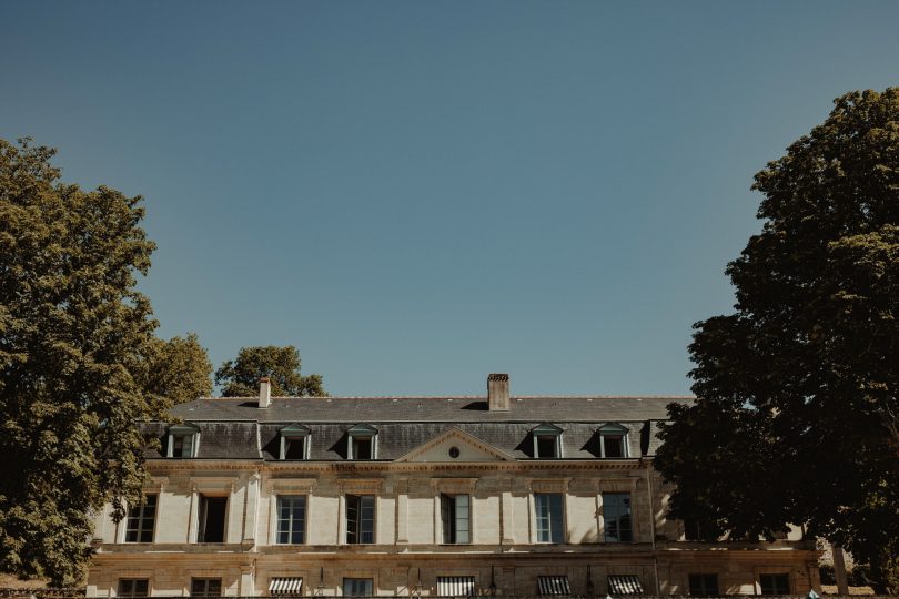 Un mariage simple et coloré au Domaine des Bidaudières - David Latour - La mariée aux pieds nus