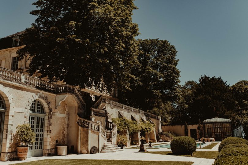 Un mariage simple et coloré au Domaine des Bidaudières - David Latour - La mariée aux pieds nus