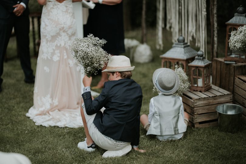 Un mariage dans le Lubéron à l'abbaye Saint Eusèbe - La mariée aux pieds nus