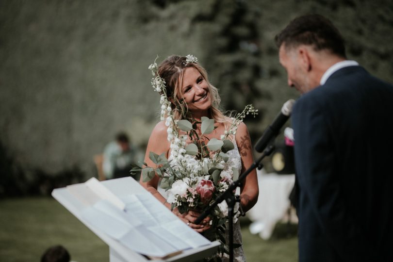 Un mariage dans le Lubéron à l'abbaye Saint Eusèbe - La mariée aux pieds nus