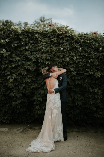 Un mariage dans le Lubéron à l'abbaye Saint Eusèbe - La mariée aux pieds nus