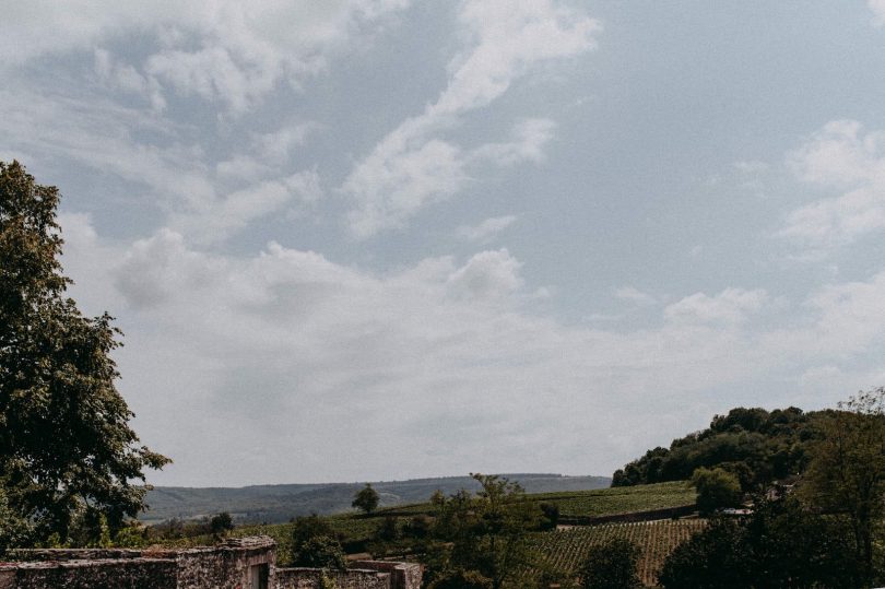 Un mariage au Manoir Equivocal en Bourgogne-Franche-Comté - Photos : Julie Blin - Blog mariage : La mariée aux pieds nus