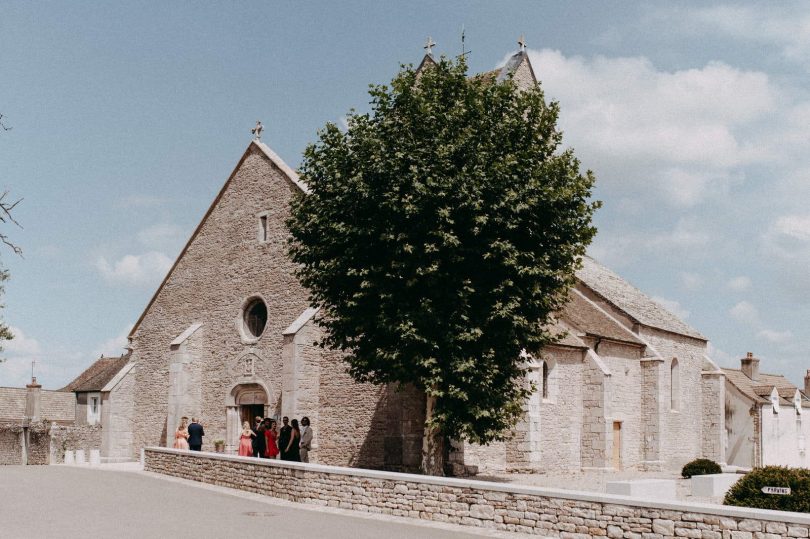 Un mariage au Manoir Equivocal en Bourgogne-Franche-Comté - Photos : Julie Blin - Blog mariage : La mariée aux pieds nus