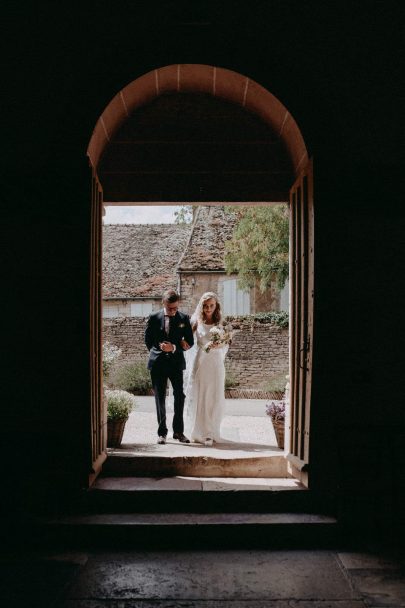 Un mariage au Manoir Equivocal en Bourgogne-Franche-Comté - Photos : Julie Blin - Blog mariage : La mariée aux pieds nus