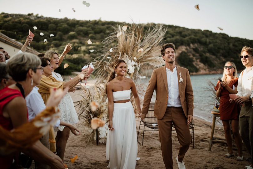 Un mariage au Maora Beach en Corse - Photos : Coralie Lescieux - Blog mariage : La mariée aux pieds nus