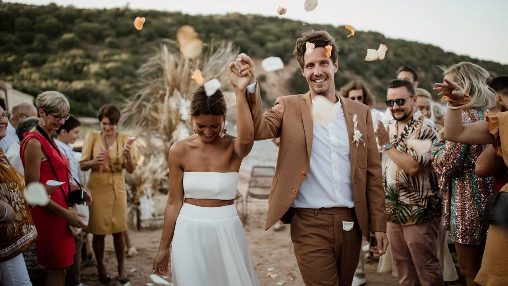Un mariage au Maora Beach en Corse - Photos : Coralie Lescieux - Blog mariage : La mariée aux pieds nus