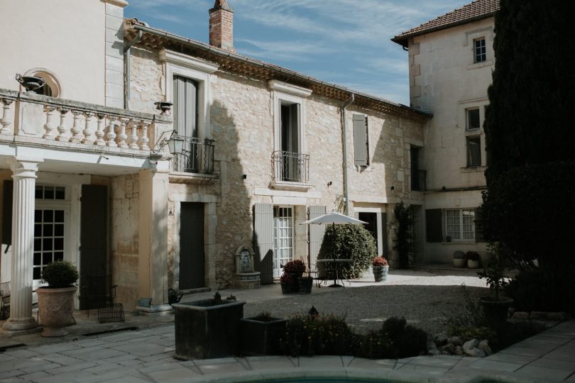 Un mariage au Mas d'Arvieux en Provence - Photos : Soul Pics - Blog mariage : La mariée aux pieds nus