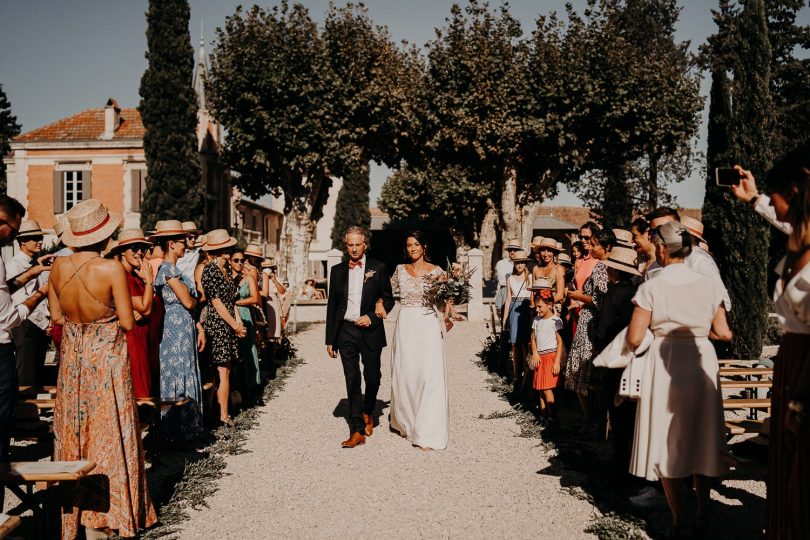 Un mariage au Mas d'Arvieux en Provence - Photos : Laurene and the Wolf - Blog mariage : La mariée aux pieds nus