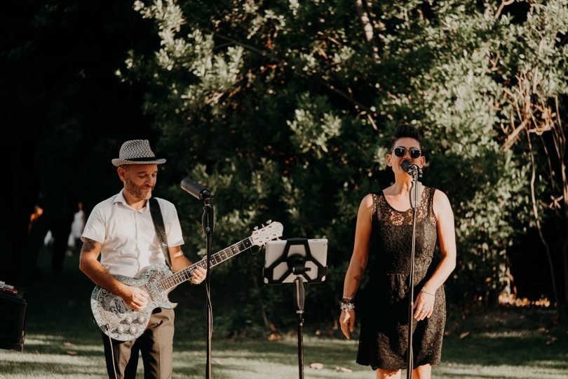 Un mariage au Mas d'Arvieux en Provence - Photos : Laurene and the Wolf - Blog mariage : La mariée aux pieds nus