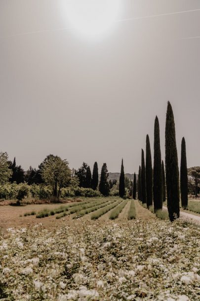 Un mariage au Mas des Costes en Provence - Photos : Brune Photographie - Blog mariage : La mariée aux pieds nus