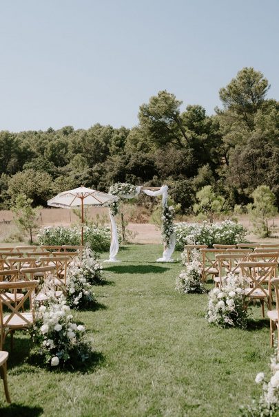 Un mariage au Mas des Cotes en Provence - Photos : Laura Williams - Blog mariage : La mariée aux pieds nus