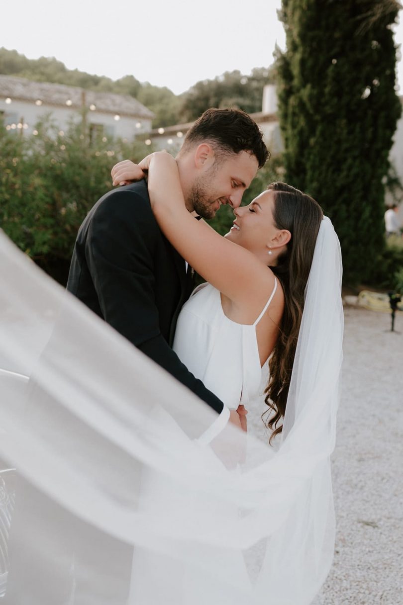 Un mariage au Mas des Cotes en Provence - Photos : Laura Williams - Blog mariage : La mariée aux pieds nus