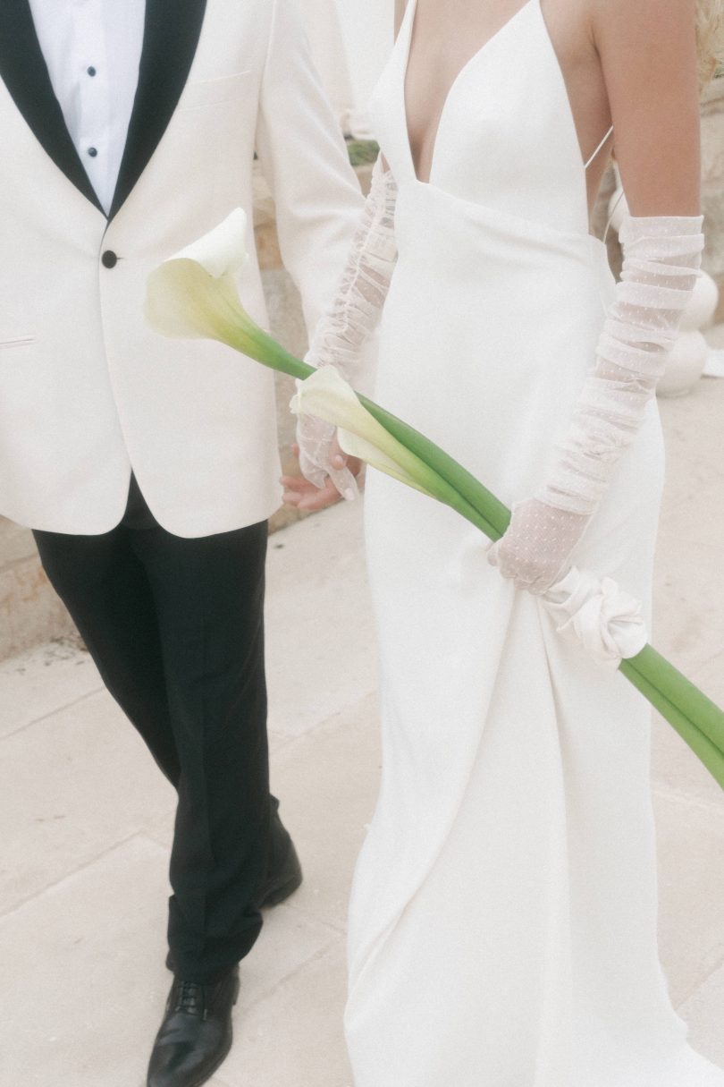 Un mariage minimaliste et élégant en vert et blanc en Espagne - Photos : Dalmare - Blog mariage : La mariée aux pieds nus