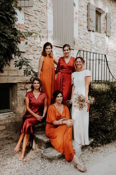 Un mariage moderne et authentique en Provence - Photos : Pinewood Weddings - Wedding planner : Atelier Blanc - Blog mariage : La mariée aux pieds nus