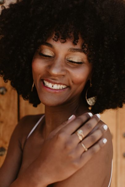 Un mariage moderne et épuré à l'Abbaye Saint-Eusèbe en Provence - Photos : Alchemia Wedding - Blog mariage : La mariée aux pieds nus