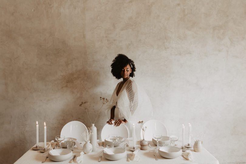 Un mariage moderne et épuré à l'Abbaye Saint-Eusèbe en Provence - Photos : Alchemia Wedding - Blog mariage : La mariée aux pieds nus