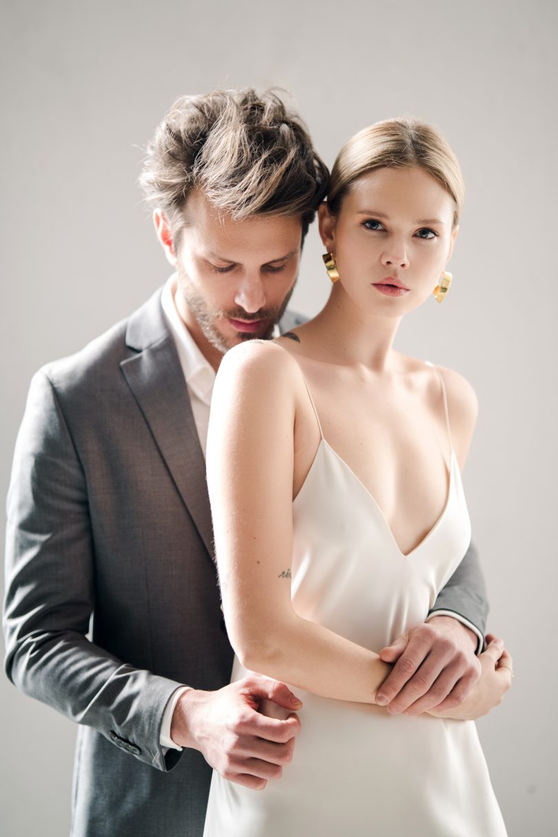 Un mariage moderne et minimaliste - Photos : Ocho Milimeters - Blog mariage : La mariée aux pieds nus