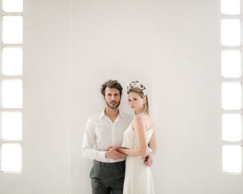 Un mariage moderne et minimaliste - Photos : Ocho Milimeters - Blog mariage : La mariée aux pieds nus
