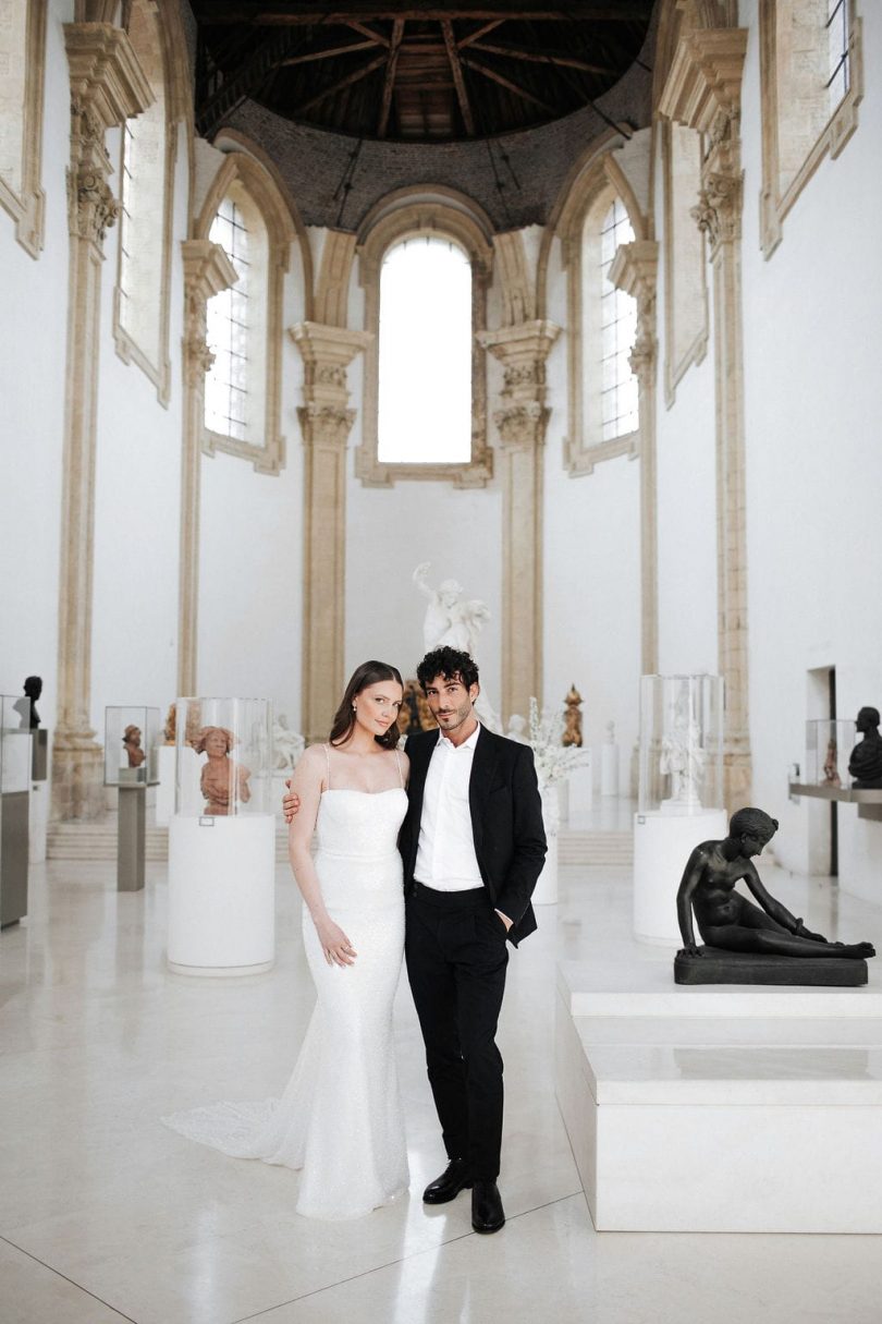 Un mariage en blanc au Musée de la Chartreuse - Photos : Pinewood Weddings - Wedding planner : Suzette et Simone - Blog mariage : La mariée aux pieds nus