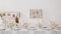 Un mariage en blanc au Musée de la Chartreuse - Photos : Pinewood Weddings - Wedding planner : Suzette et Simone - Blog mariage : La mariée aux pieds nus