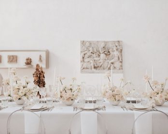Un mariage en blanc au Musée de la Chartreuse - Photos : Pinewood Weddings - Wedding planner : Suzette et Simone - Blog mariage : La mariée aux pieds nus