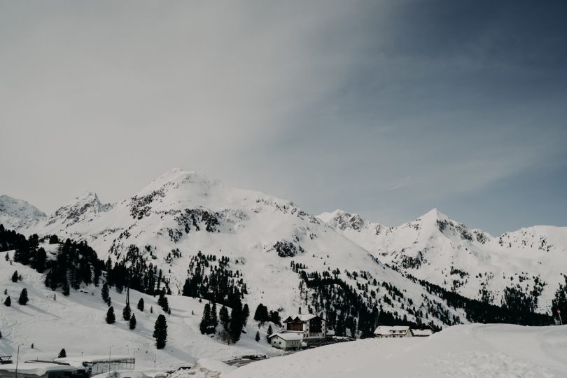 Un mariage sous la neige en Autriche - La mariée aux pieds nus