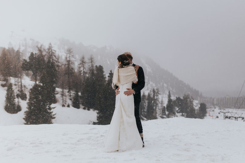 Un mariage en hiver sous la neige à La Plagne - A découvrir sur le blog mariage www.lamarieeauxpiedsnus .com - Photos : NeuPap Photography