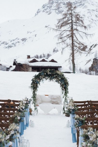 Un mariage à la montagne à Tignes dans les Alpes - Photos : NeuPap Photography - Blog mariage : La mariée aux pieds nus