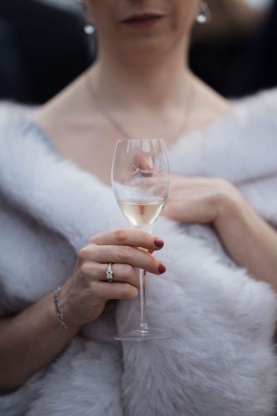 Un mariage à la montagne à Tignes dans les Alpes - Photos : NeuPap Photography - Blog mariage : La mariée aux pieds nus