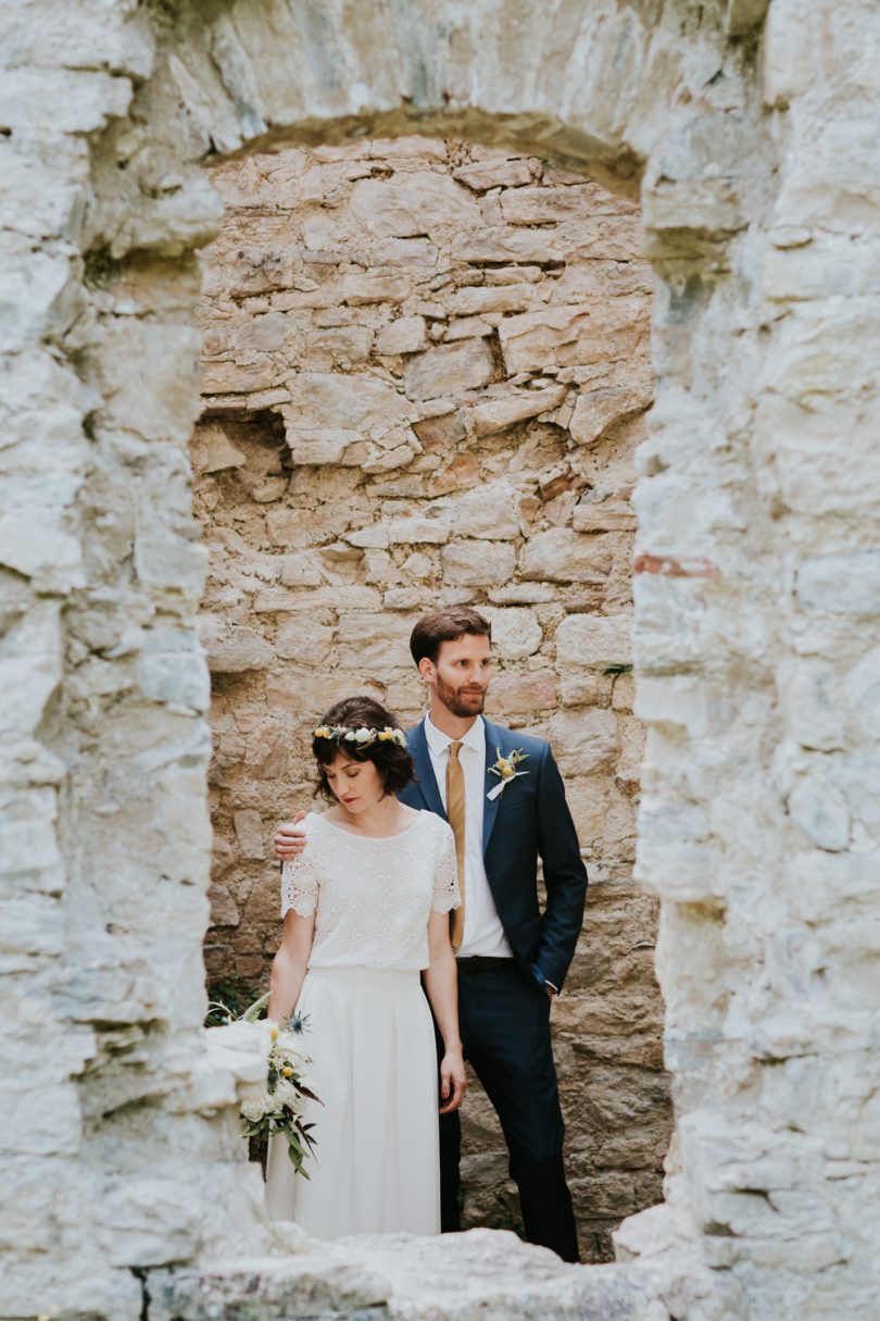 Un mariage au Morimont en Alsace - Photos : Photography by Chloé - Blog mariage : La mariée aux pieds nus