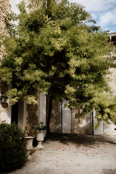 Un mariage au Moulin des Gaffins près d'Avignon - Photos : Coralie Lescieux - Blog mariage : La mariée aux pieds nus