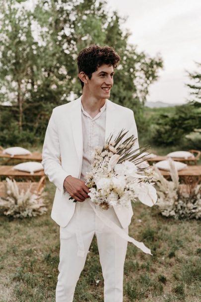 Un mariage nomade chic au Clos de Jac en Provence - Photos : Lorenzo Accardi - Blog mariage : La mariée aux pieds nus