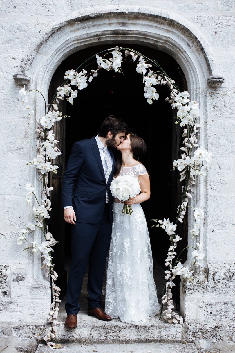 Un mariage en blanc en Normandie à la Dîme de Giverny - Photos : Zoe Fidji - Blog mariage : La mariée aux pieds nus