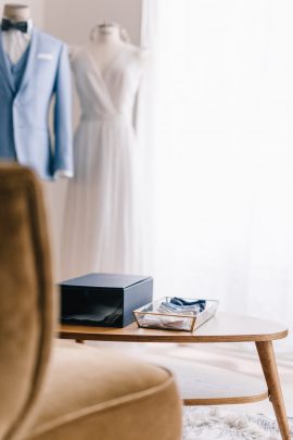 Comment réussir ses essayages de costume de marié avec Olympe et Faubourg Saint Sulpice - Photos : Chloé Lapeyssonnie - Blog mariage : La mariée aux pieds nus