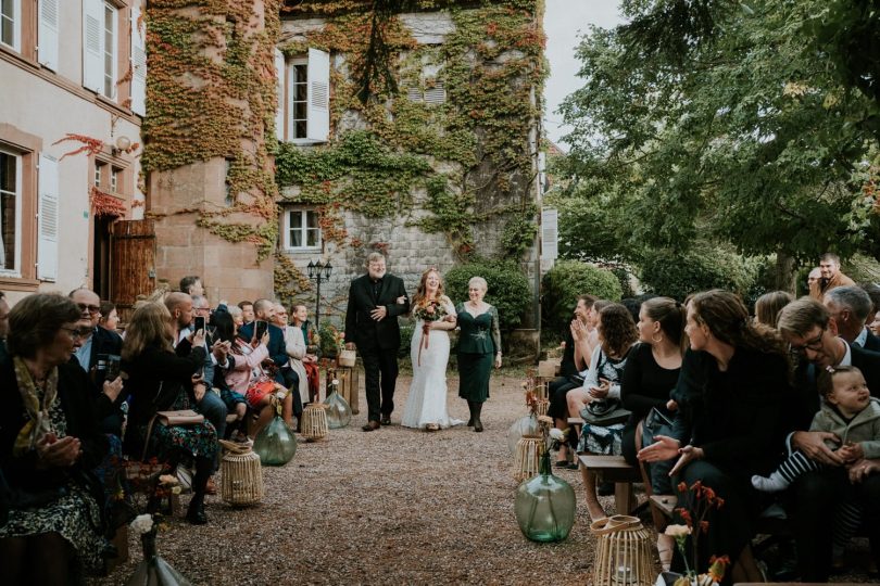 Un mariage à L'Orangerie du Manoir en Alsace - Photos : Photography by Chloé - Blog mariage : La mariée aux pieds nus